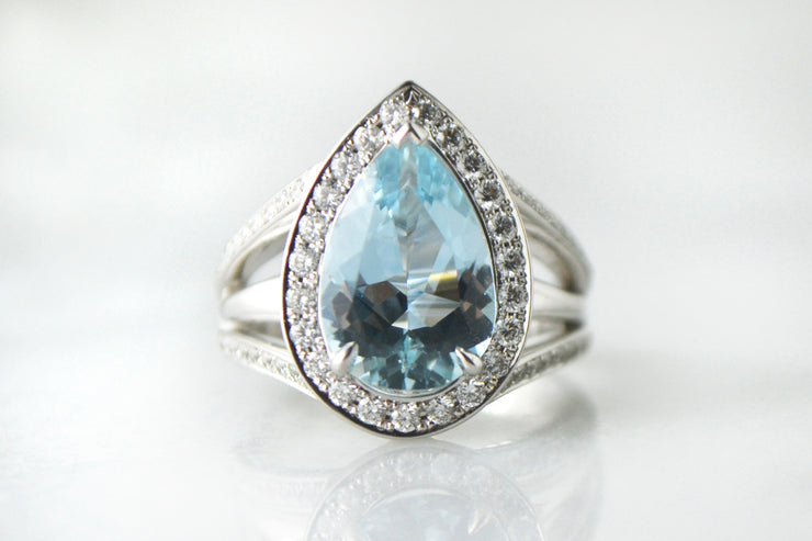 2.85 Carat Aquamarine and Diamond Ring